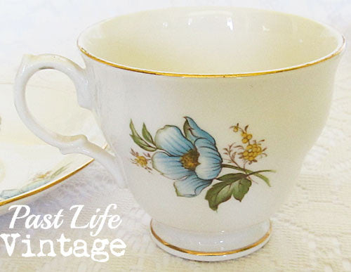 http://pastlifevintage.com/cdn/shop/products/blueflower7_grande.jpg?v=1465936699