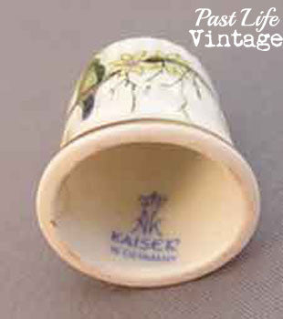 Kaiser W Germany Bone China Sewing Thimble Birds 1970's Collectible