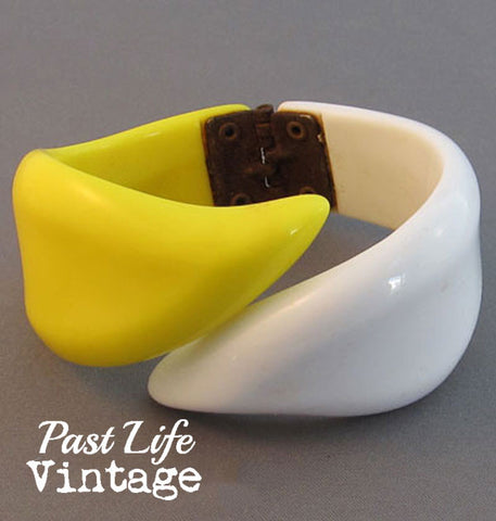 Vintage Lucite Clapper Bracelet Mid Century Yellow White